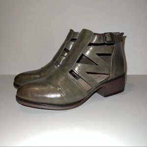 Pierre Dumas Booties from Buckle size 6.5